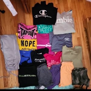 Womens/Juniors Clothing Lot Size Medium